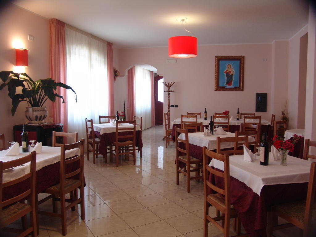 Hotel Mistef 法勒纳 外观 照片