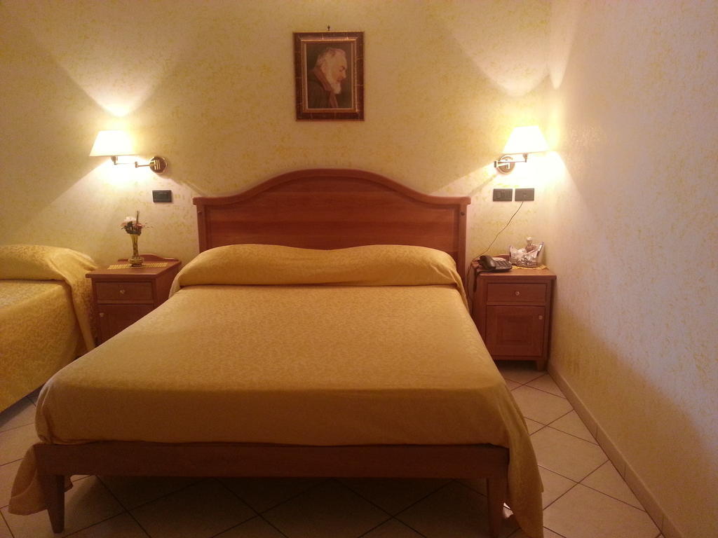 Hotel Mistef 法勒纳 客房 照片