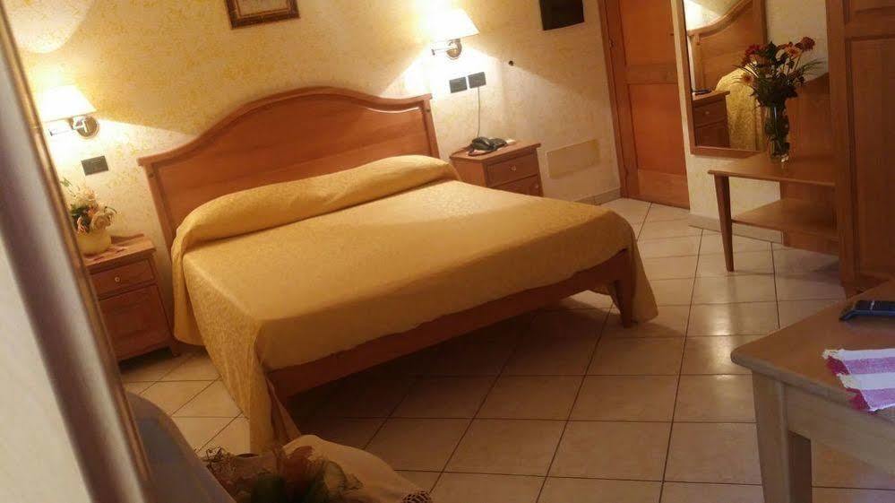 Hotel Mistef 法勒纳 外观 照片