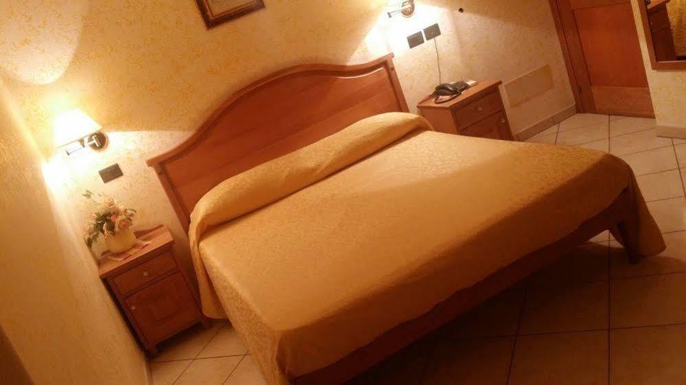 Hotel Mistef 法勒纳 外观 照片